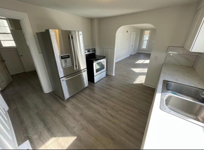 Photo - 1528 W Maxwell Ave