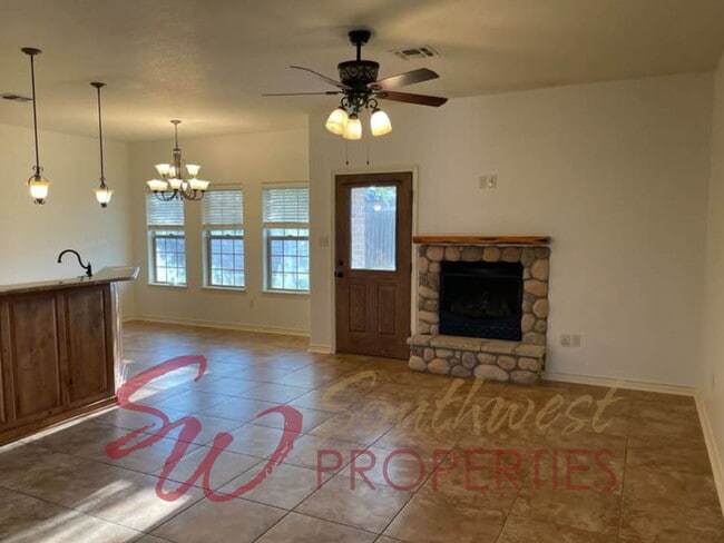 Photo - Spacious 4 Bed / 3 Bath Home in Elk Ridge Estates – Ideal for Families