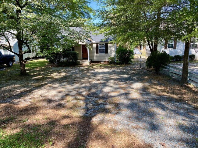 Photo - 513 W Chapin Rd