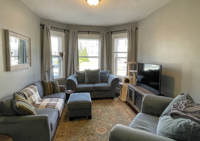 Building Photo - 439 Winthrop St Unit 1