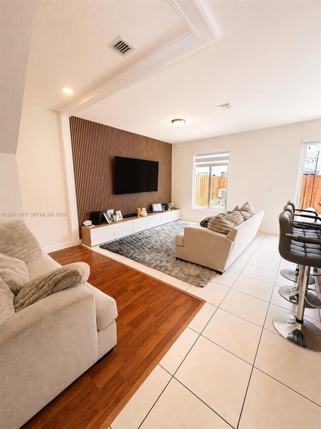 Photo - 5724 NW 112th Pl