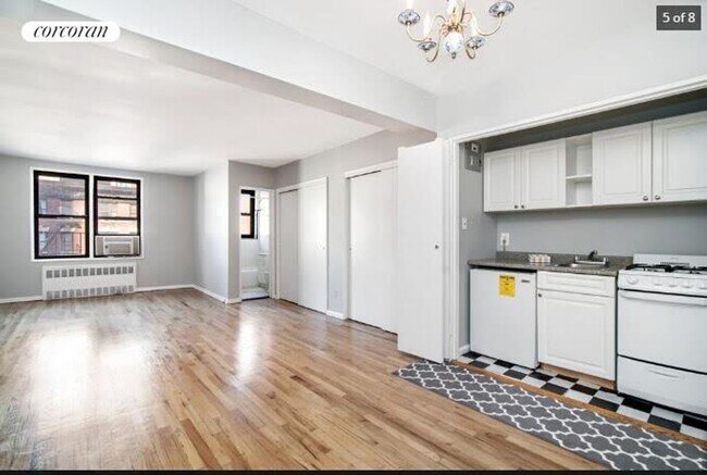 Photo - 1420 York Ave