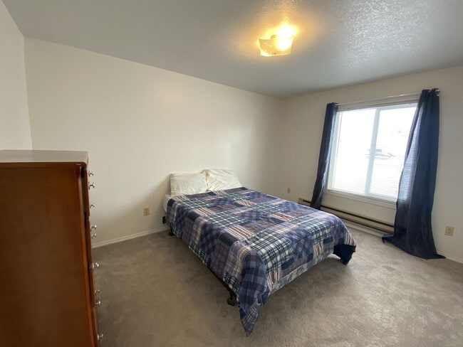 1422 9th W Ave Unit C