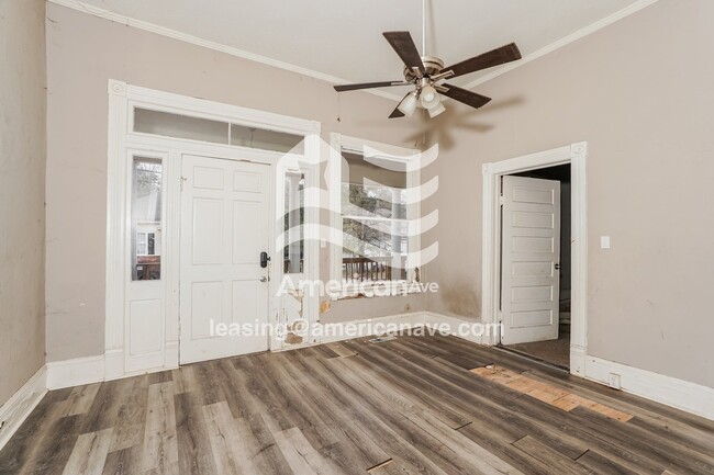 Photo - 2566 English Ave