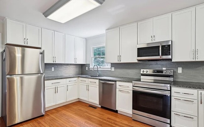 Photo - 103 Huntington Ct