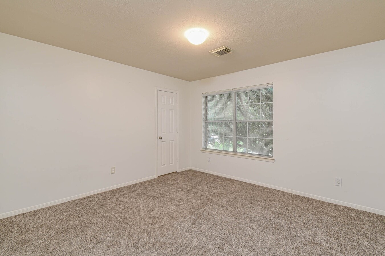 Photo - 6519 Floral Glen Ln