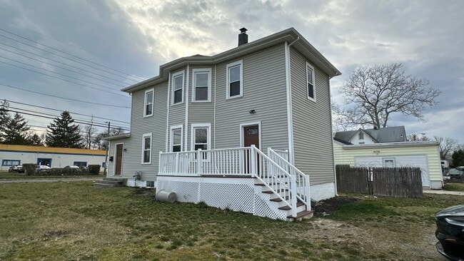 Building Photo - 102 W Delilah Rd Rental