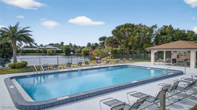 Building Photo - 13134 Feather Sound Dr Unit 401