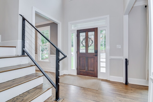 Photo - 3557 Stevens Way