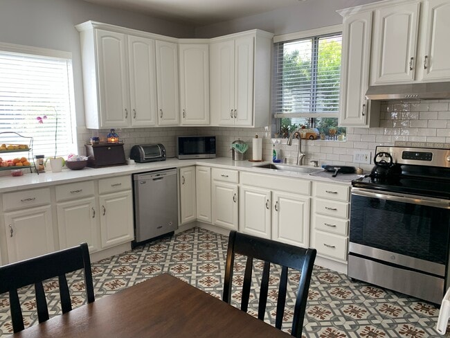 Photo - 1650 Portola Dr