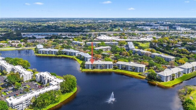 Building Photo - 1524 Whitehall Dr Unit 405