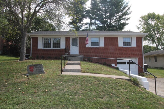 Photo - 2906 Brigadoon Pkwy