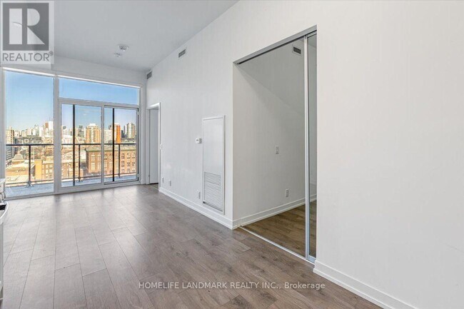 Photo - 270 Dufferin St Unit 1023