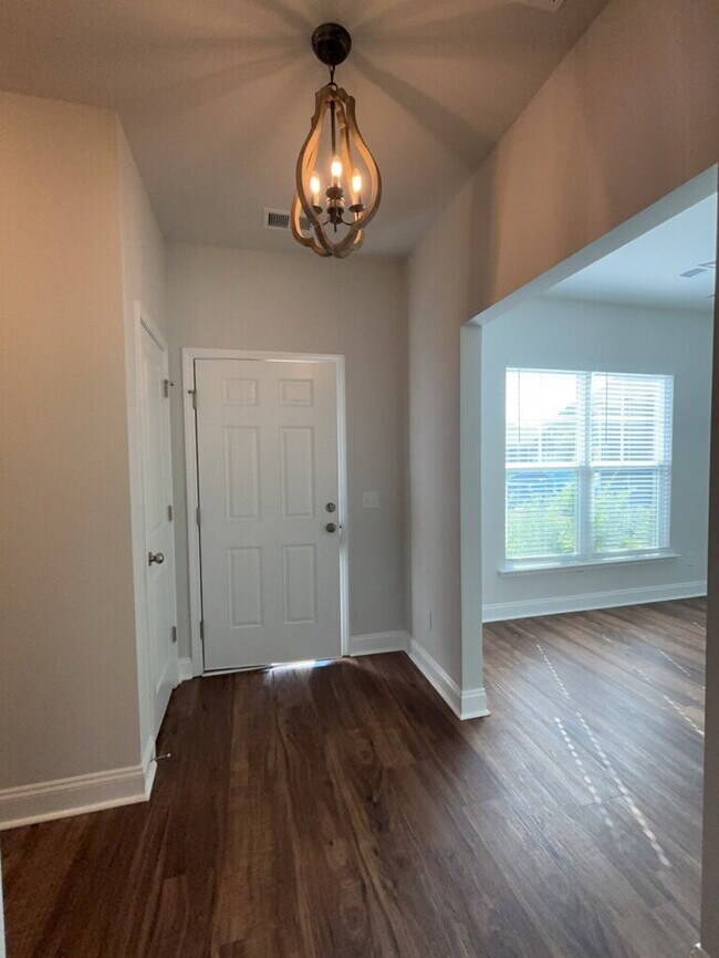Photo - 203 Hayworth Rd
