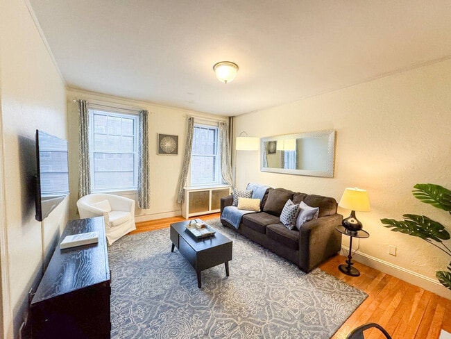 Photo - 1945 Commonwealth Ave Apartamento Unidad ID1238037P