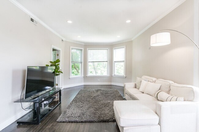 Photo - 2310 N Kenneth Ave Unit 3