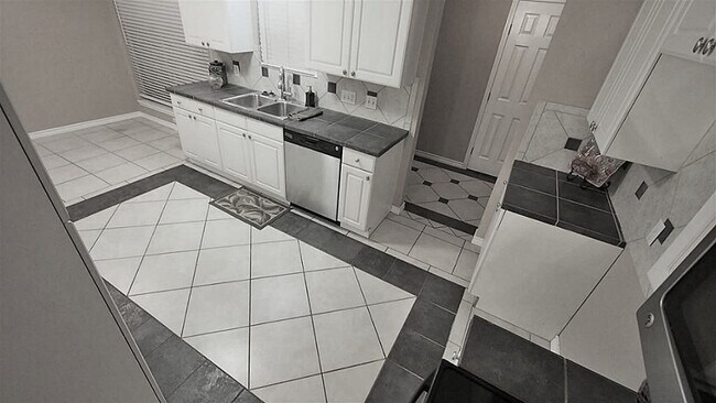 Photo - 310 Gentilly Dr