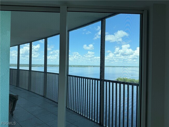 Photo - 2797 First St Unidad 1706