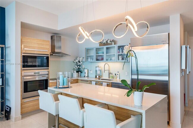 Photo - 2020 N Bayshore Dr Unidad 4004