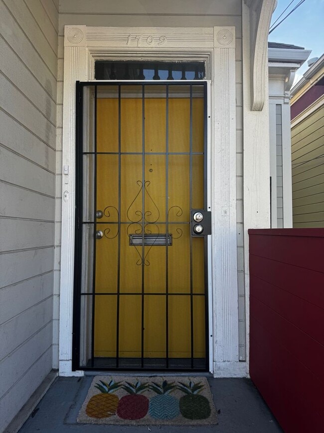 Photo - 1709 Goss St