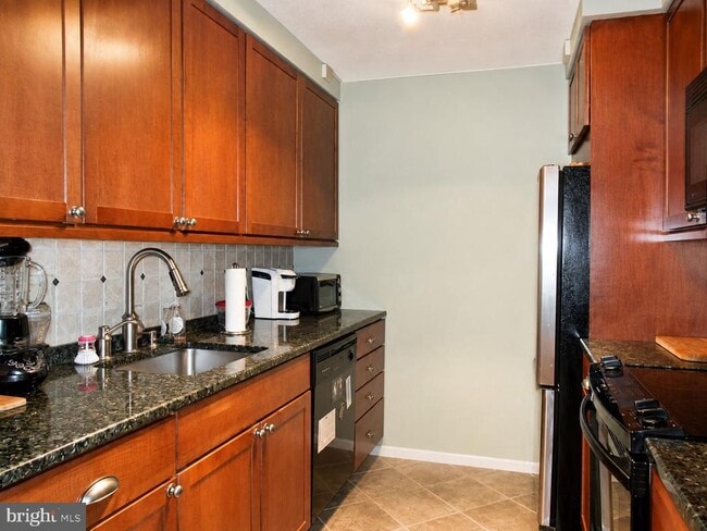 Photo - 1420 Locust St Unit 23E