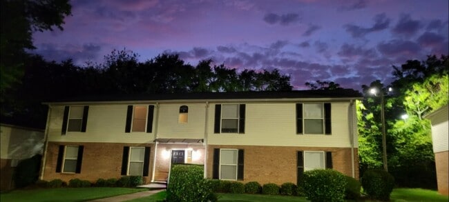 Athens Highlands Apts. - Athens Highlands Apts. Unit 2ndFloor_Deluxe