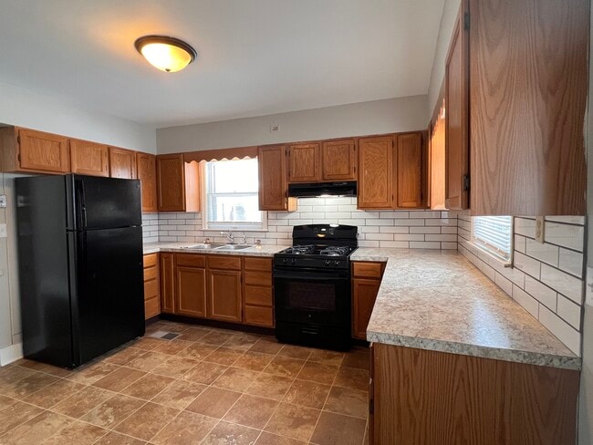 Photo - 1343 Houseman Ave NE
