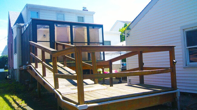 Photo - 112 Howard St