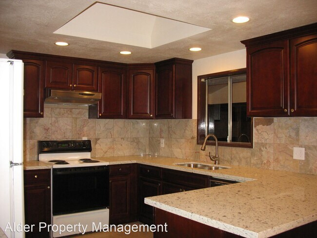 Photo - 4 br, 2 bath House - 17265 SE Oatfield Road