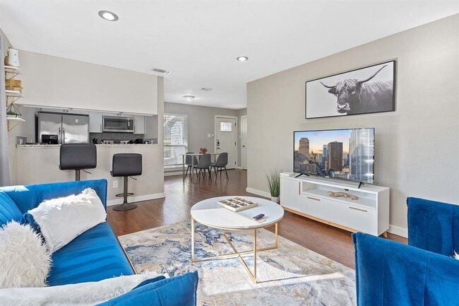 Photo - 1906 Valley Hill Cir