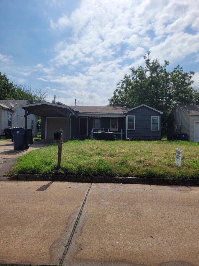 Photo - 912 C House