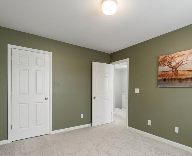 Photo - 955 Prestwyck Ct