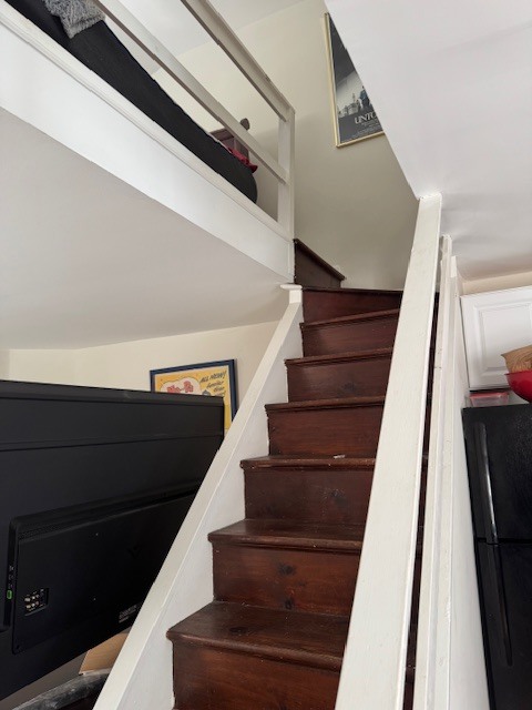 Photo - 123 Hemlock Aly