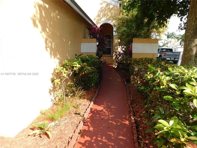 Photo - 2851 River Run Cir W