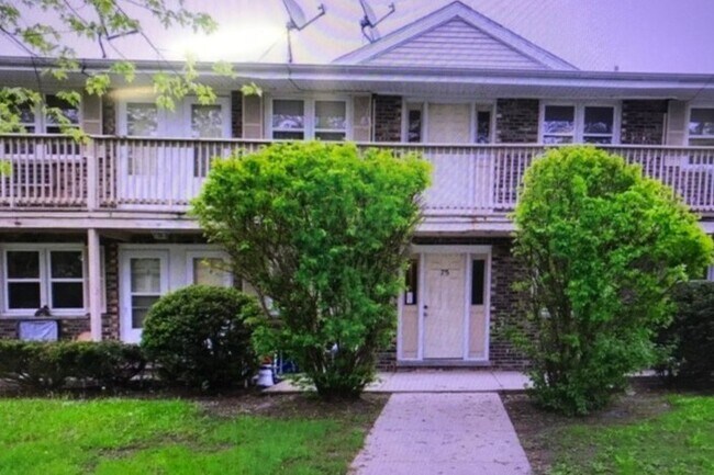 Photo - 75 willard ave Unit 11