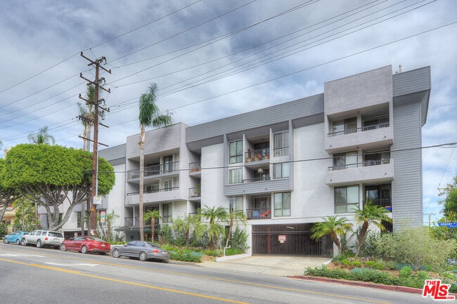 Photo - 906 N Doheny Dr Unit 512
