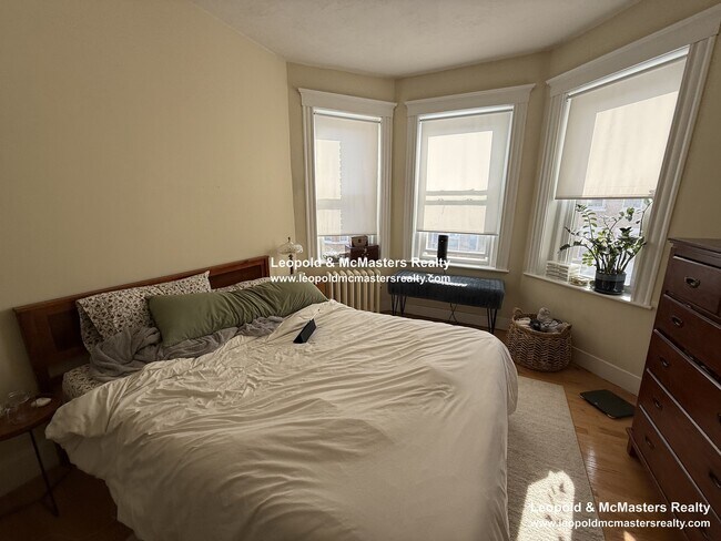 Photo - 164 Kelton St Unit Kelton Street