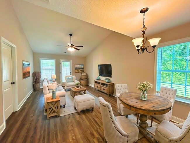 Photo - 533 Deerchase Ct