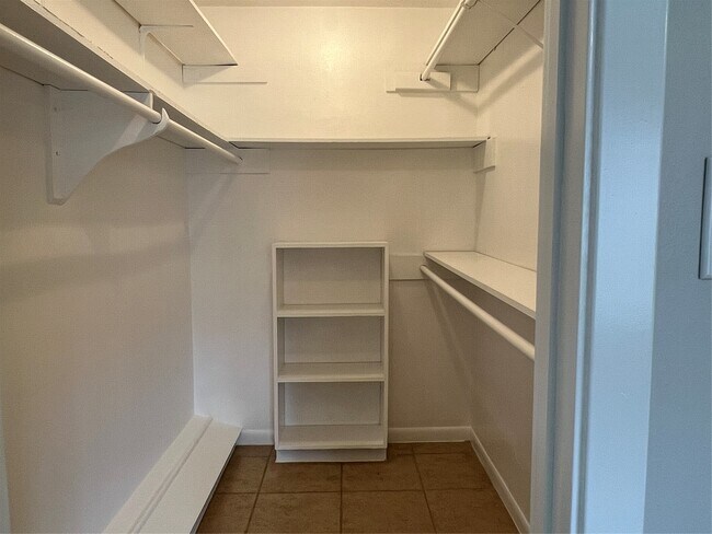 2824 Briarhurst Dr Unit 9