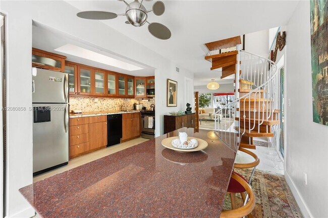 2660 Bird Ave Unit 7
