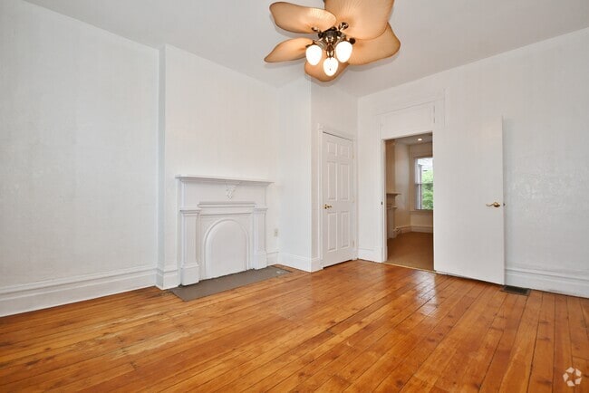 Building Photo - 121 S 16th St Unit 2 Rental