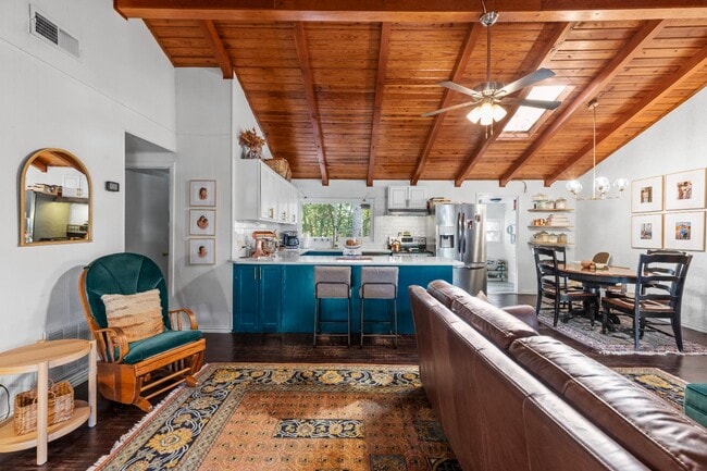 Photo - 319 Hideaway Lane Central