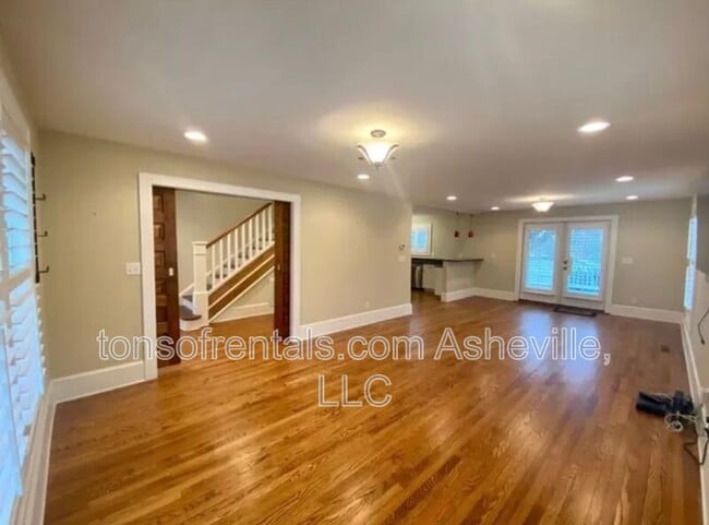 Photo - 240 S Beaumont St