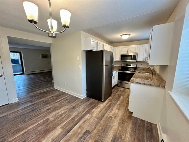 Building Photo - 70 Charles River Rd Unit 70 C