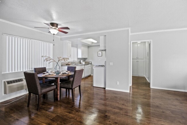 Villa Marseilles Apartments