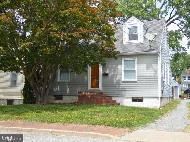 Photo - 511 Cannon St House