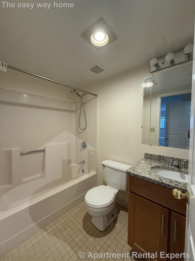 Photo - 345 Franklin St Unidad #104