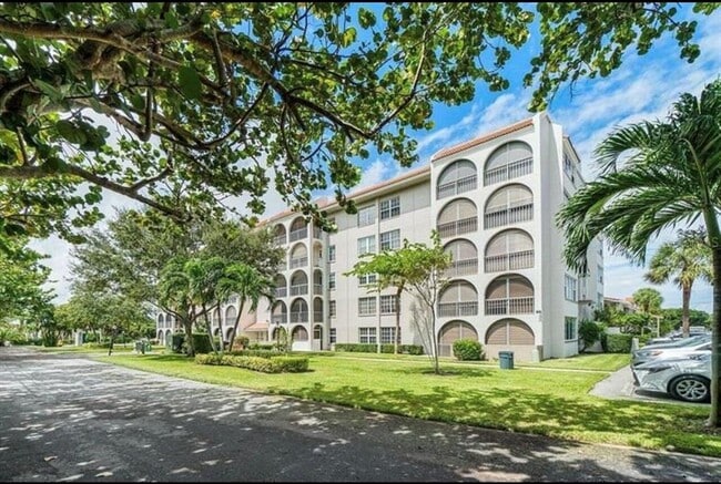 Building Photo - 250 NE 20th St Unit 3030