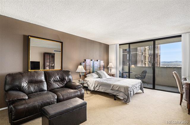 Building Photo - 1020 15th St Unit 17M