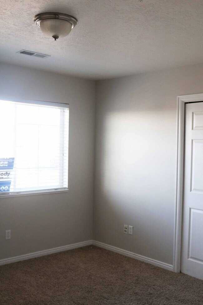 Photo - 1574 Westbury Way